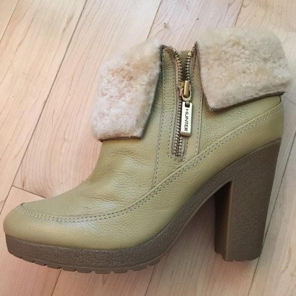 COPY - Hunter shearling ankle boots - Picture 6 of 11